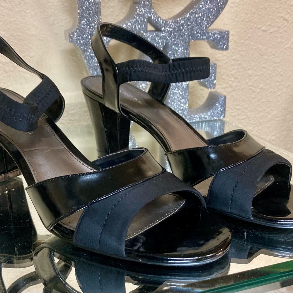 Bandolino strappy block heels - Picture 3 of 5